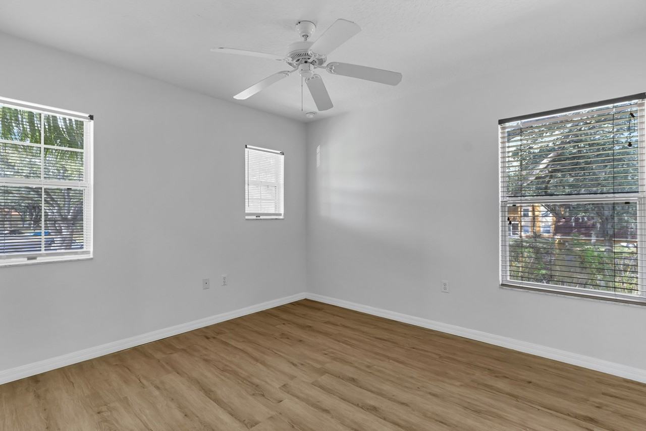 5404 Paradise Cay Circle - Photo 3 of 21