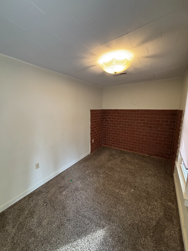 5785 Downey Ave - Photo 5 of 9