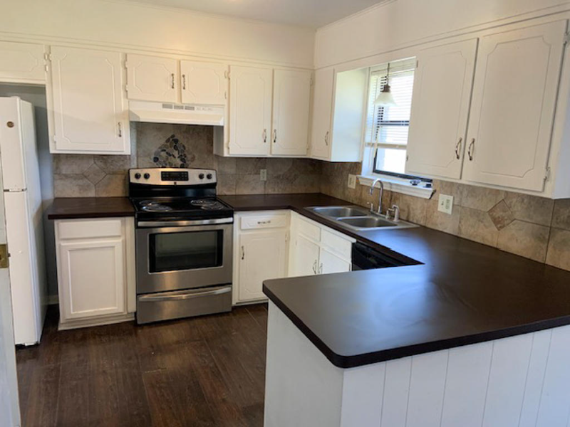 2327 Tiffany Dr - Photo 2 of 6