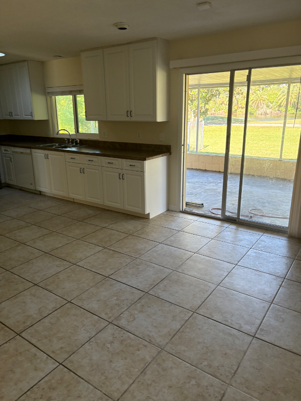 1317 Golfview Dr - Photo 2 of 8