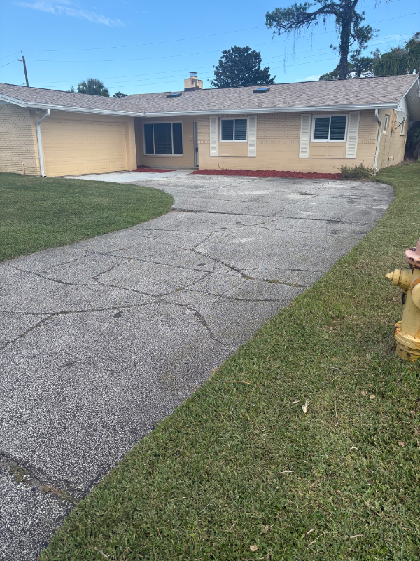 1317 Golfview Dr - Photo 3 of 8