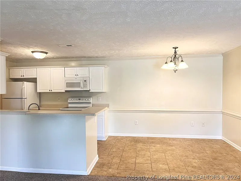 1841 Balmoral Drive #101 - Photo 4 of 20