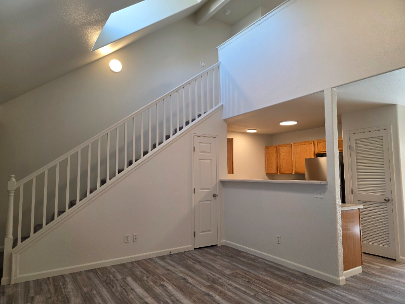 391 Sunnyside Ct #G - Photo 3 of 20