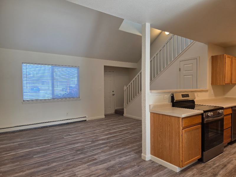 391 Sunnyside Ct #G - Photo 4 of 20