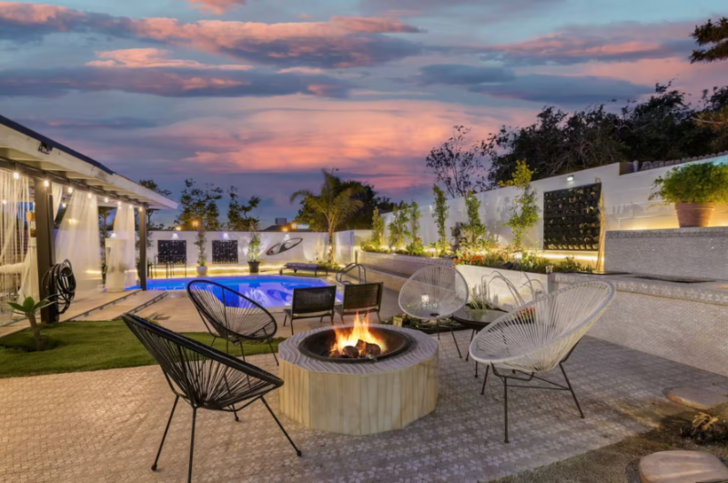 6099 Scripps St - Photo 4 of 18