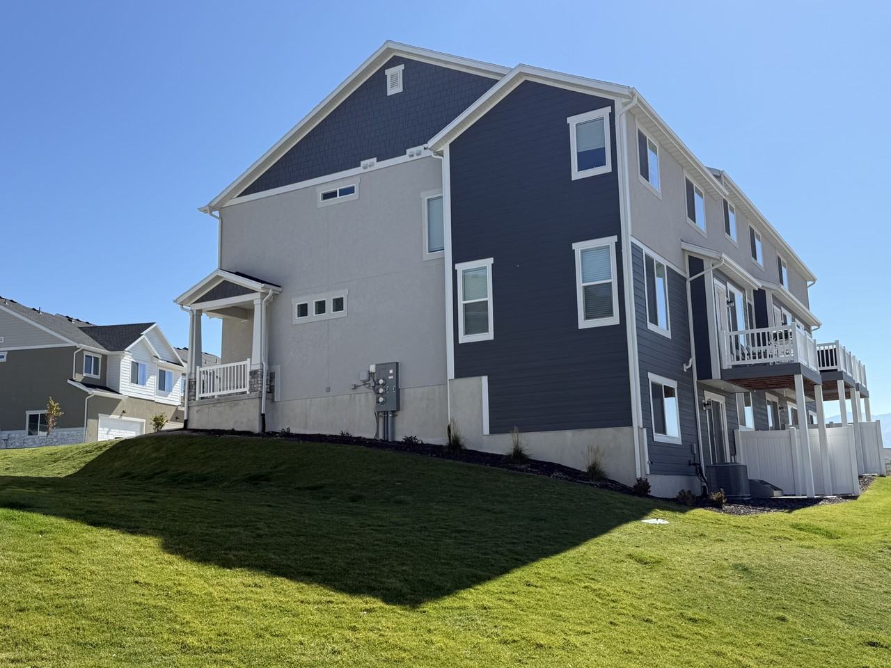 1099 N Ledger Dr #1 - Photo 2 of 28