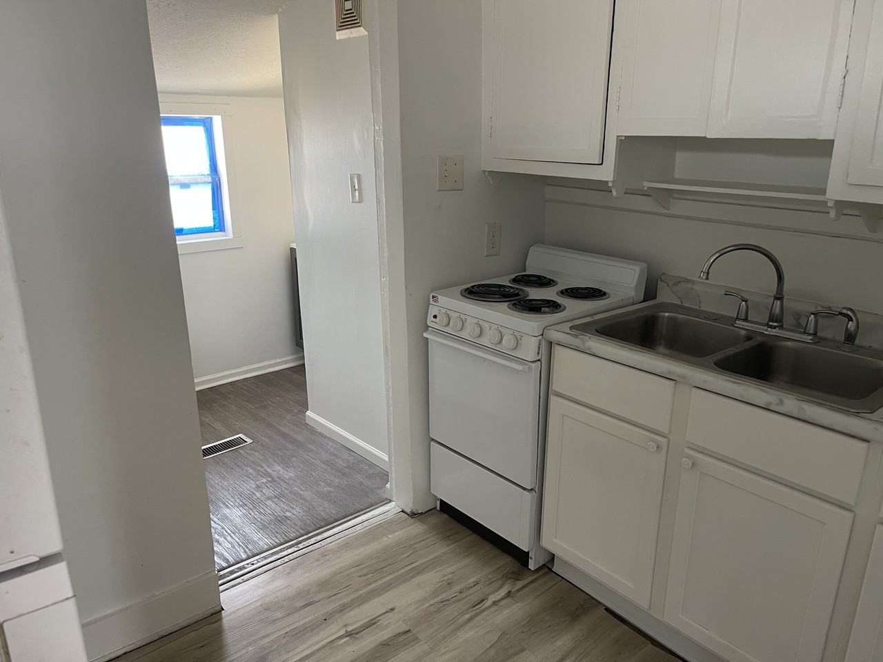 821 N 13th St #4 - Photo 6 of 8