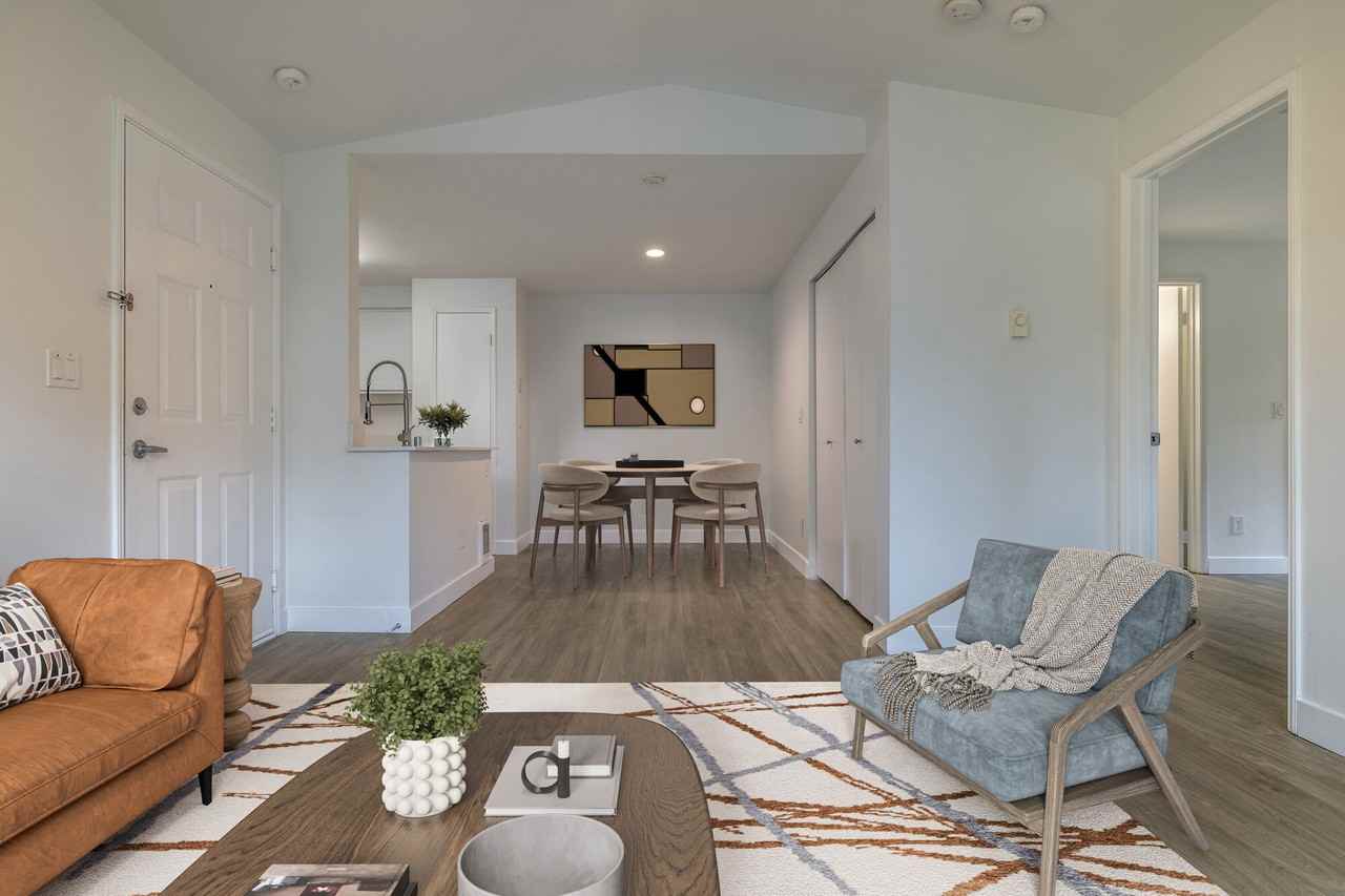 The Docks at Redmond Lakeview - Photo 3 of 50