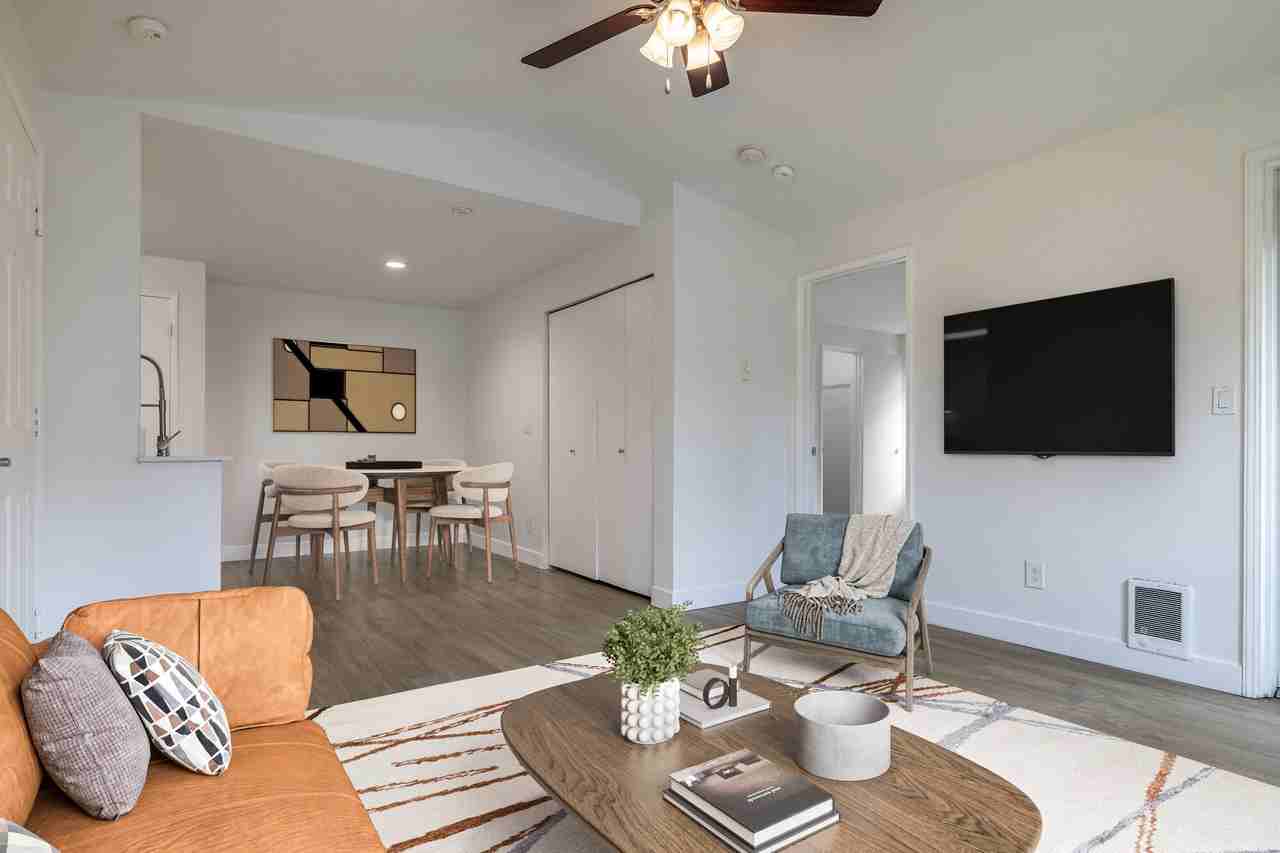 The Docks at Redmond Lakeview - Photo 4 of 50