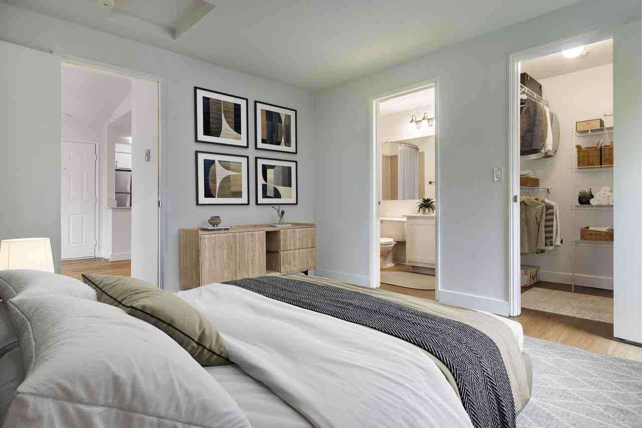 The Docks at Redmond Lakeview - Photo 5 of 50