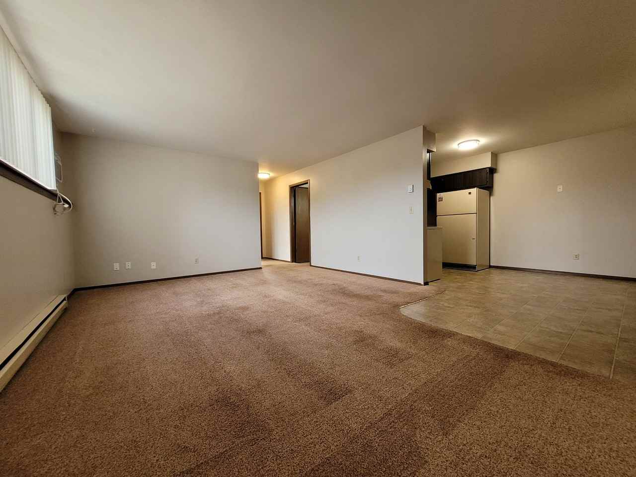 633 West Factory Street - Photo 2 of 9