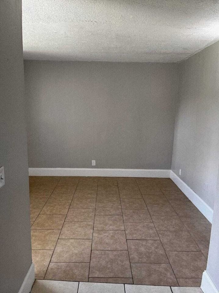 Aria - 1079 Saint Clair St. #3 - Photo 2 of 10