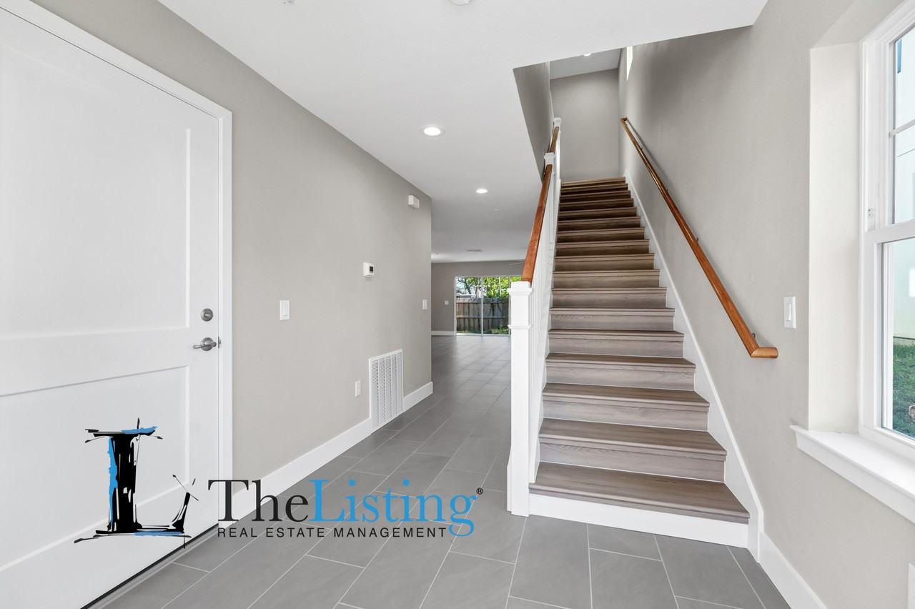 1545 East Fort King Street - Photo 4 of 41