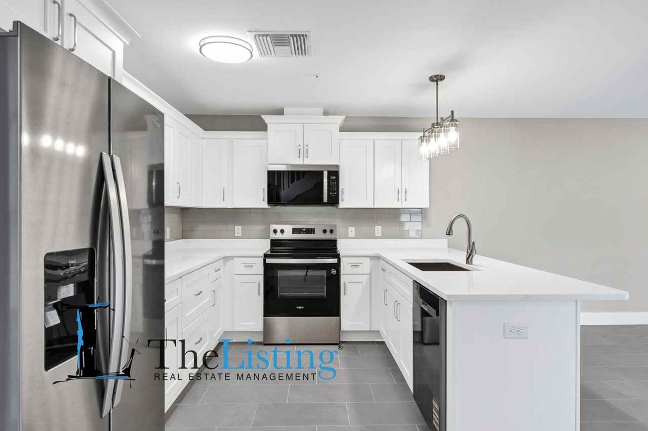 1545 East Fort King Street - Photo 5 of 41