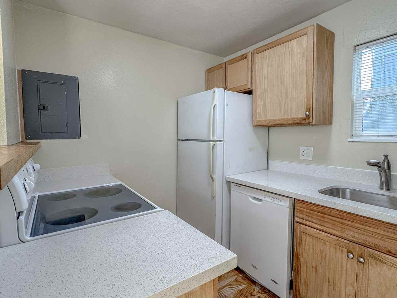 7103 Linden Avenue North - Photo 5 of 12