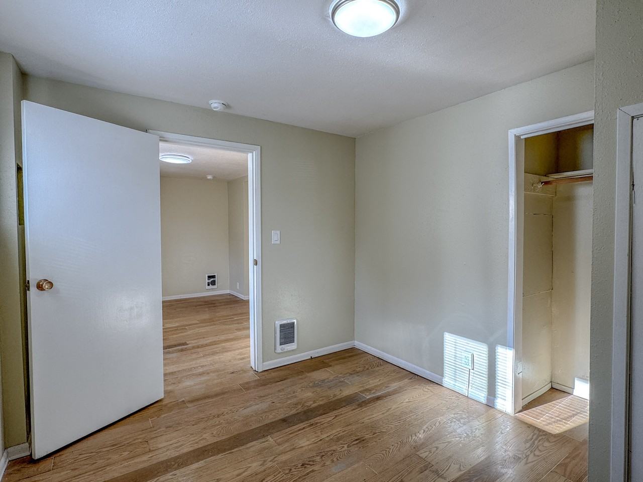 7103 Linden Avenue North - Photo 7 of 12