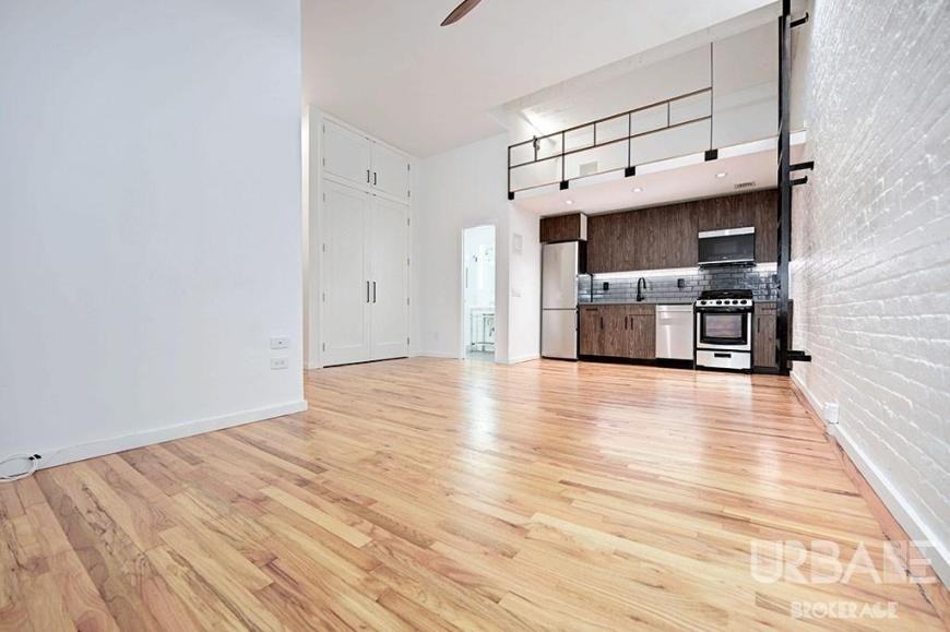 123 Bank Street - Photo 6 of 10