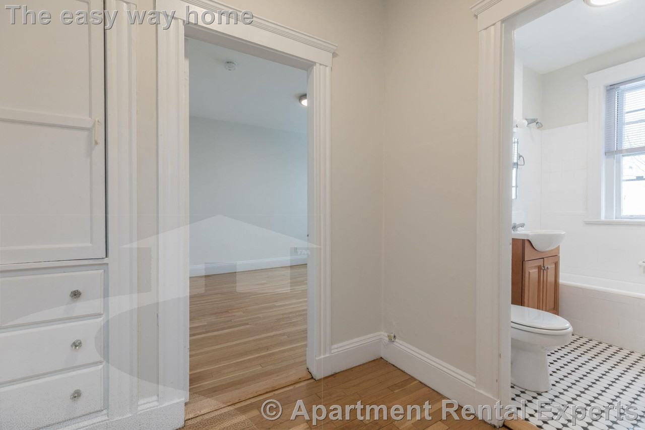 30 Langdon St #15 - Photo 4 of 14