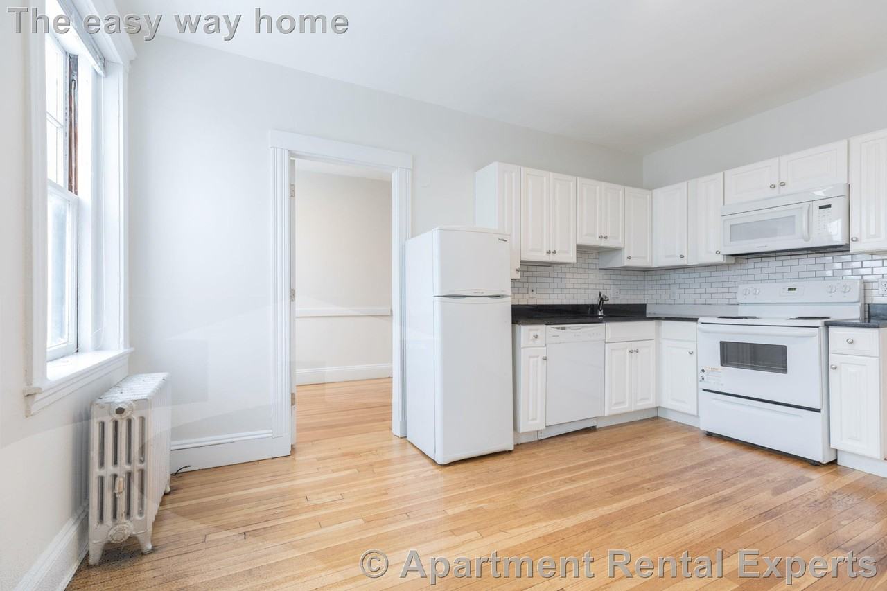 30 Langdon St #15 - Photo 7 of 14