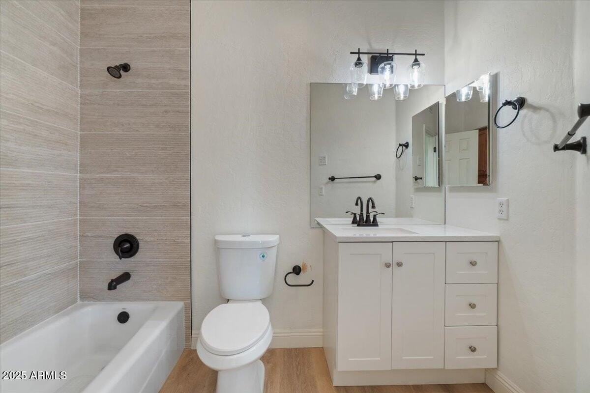 1414 N Palmsprings Dr