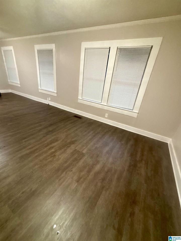 511 12th St - Photo 2 of 18