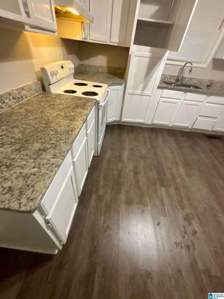 511 12th St - Photo 5 of 18