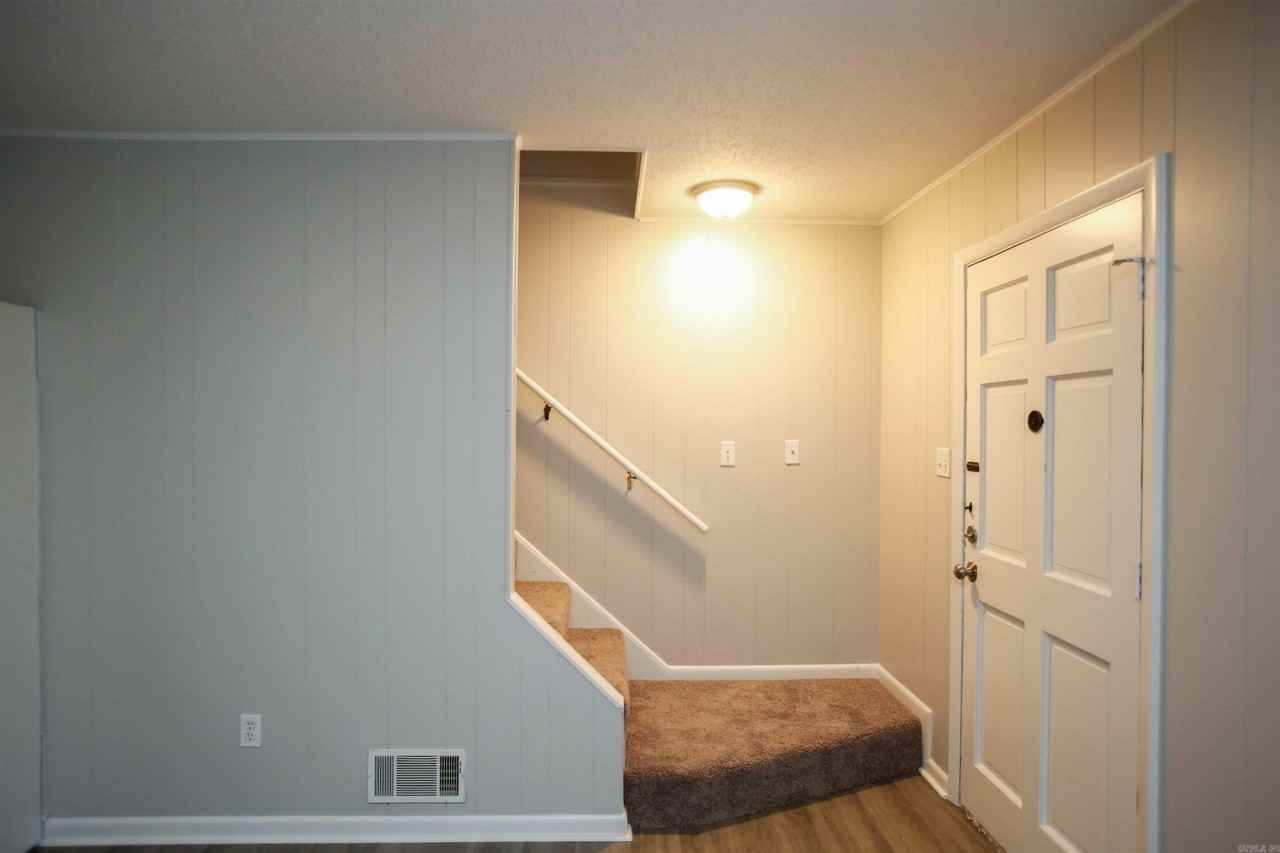 2100 Virginia Dr - Photo 2 of 14