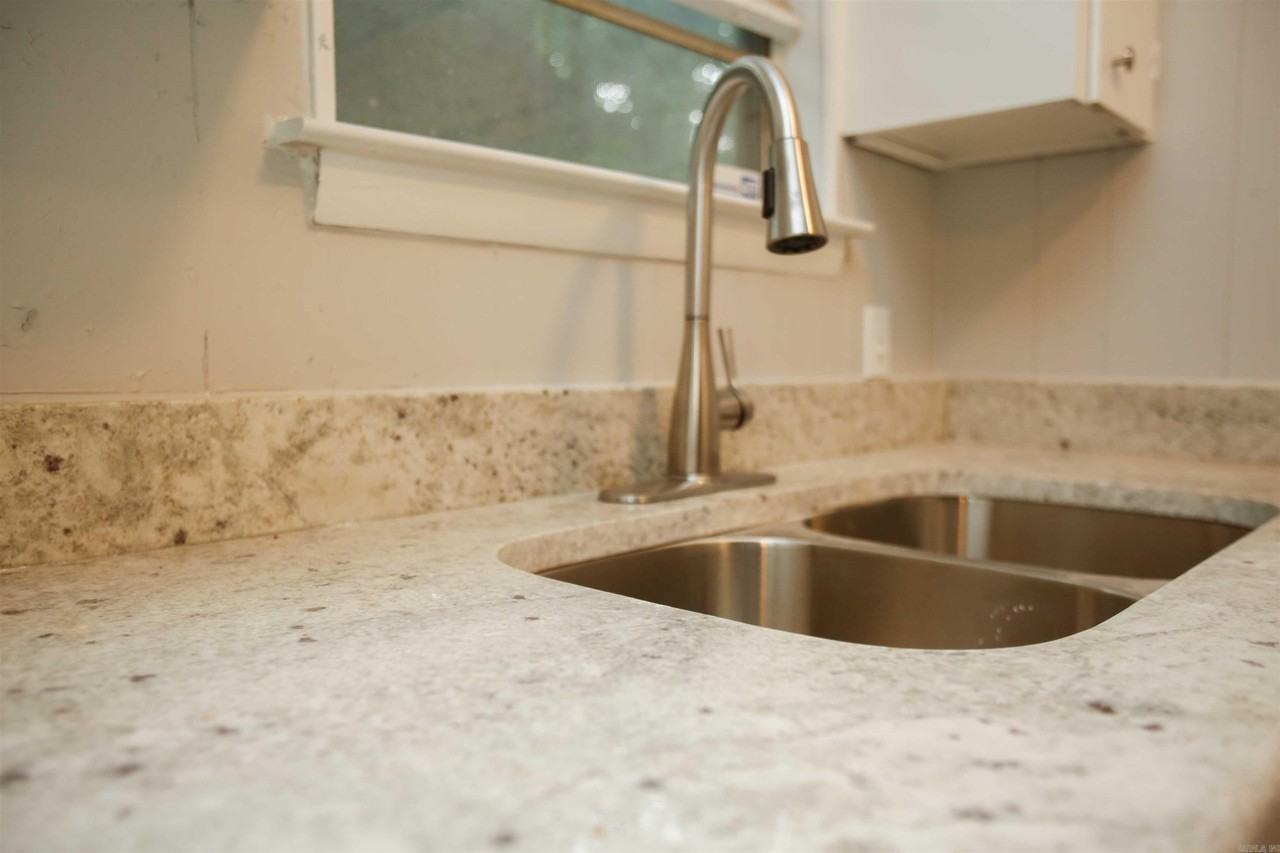 2100 Virginia Dr - Photo 7 of 14