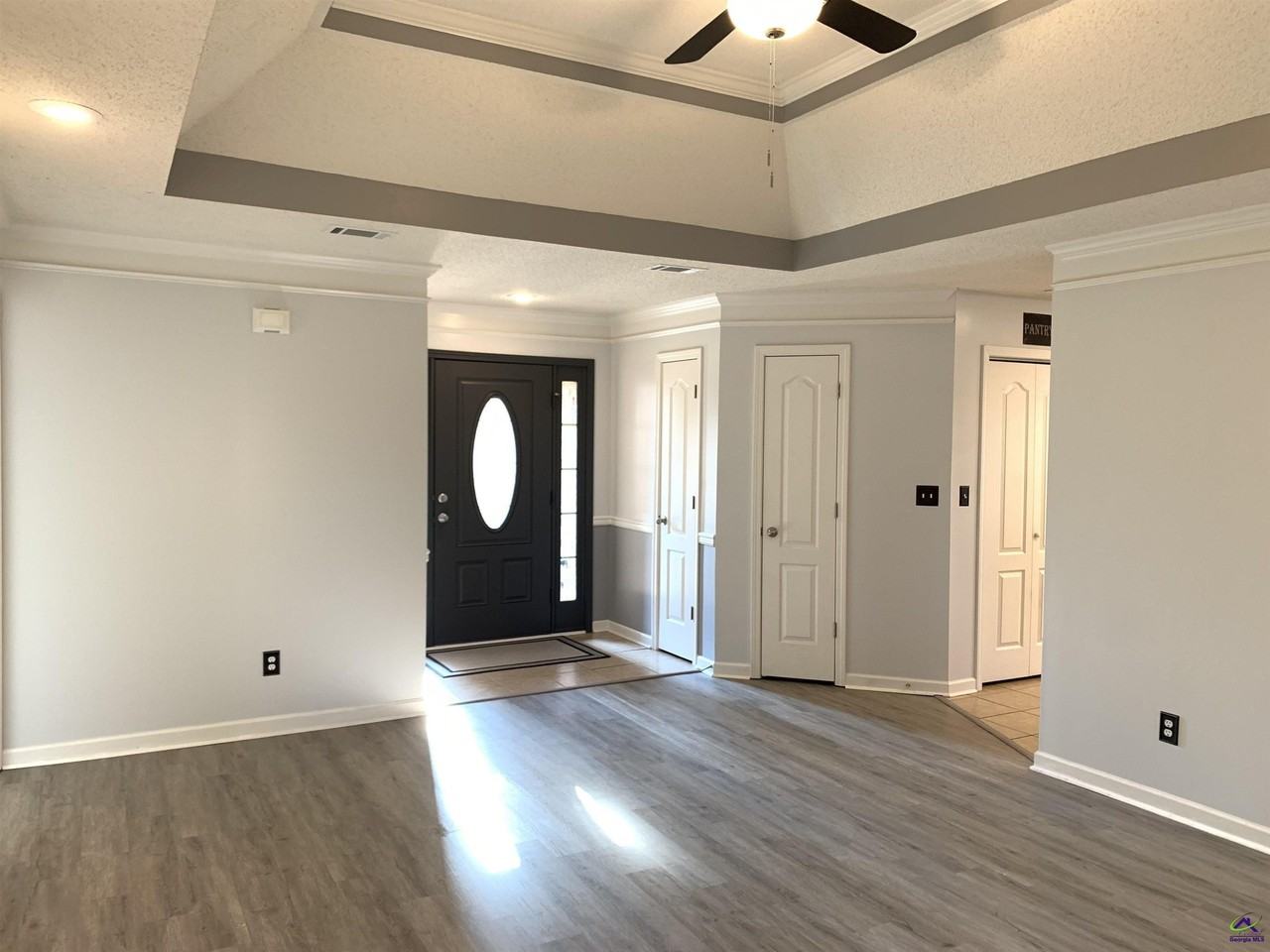 110 Amber Dr - Photo 3 of 24