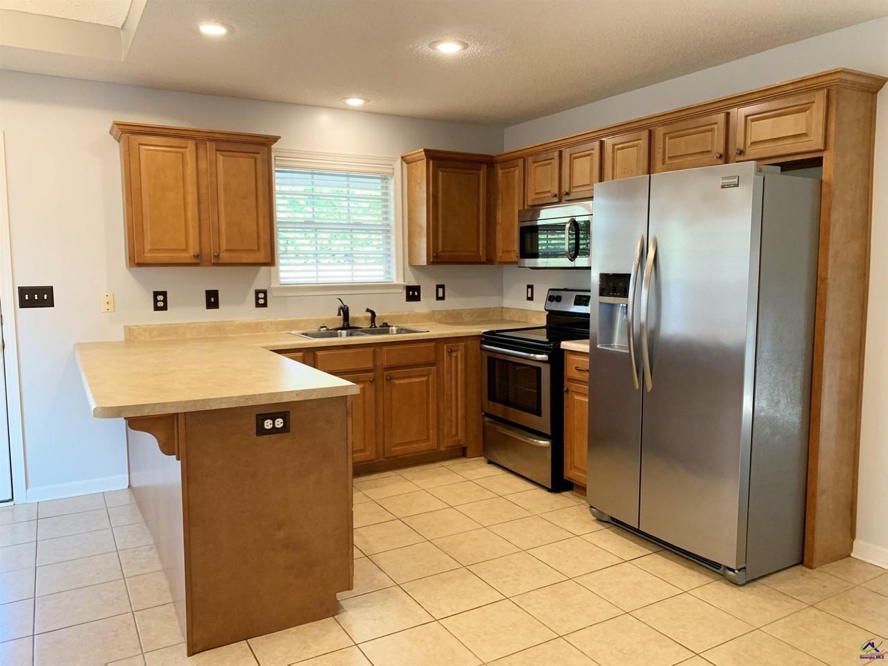 110 Amber Dr - Photo 4 of 24