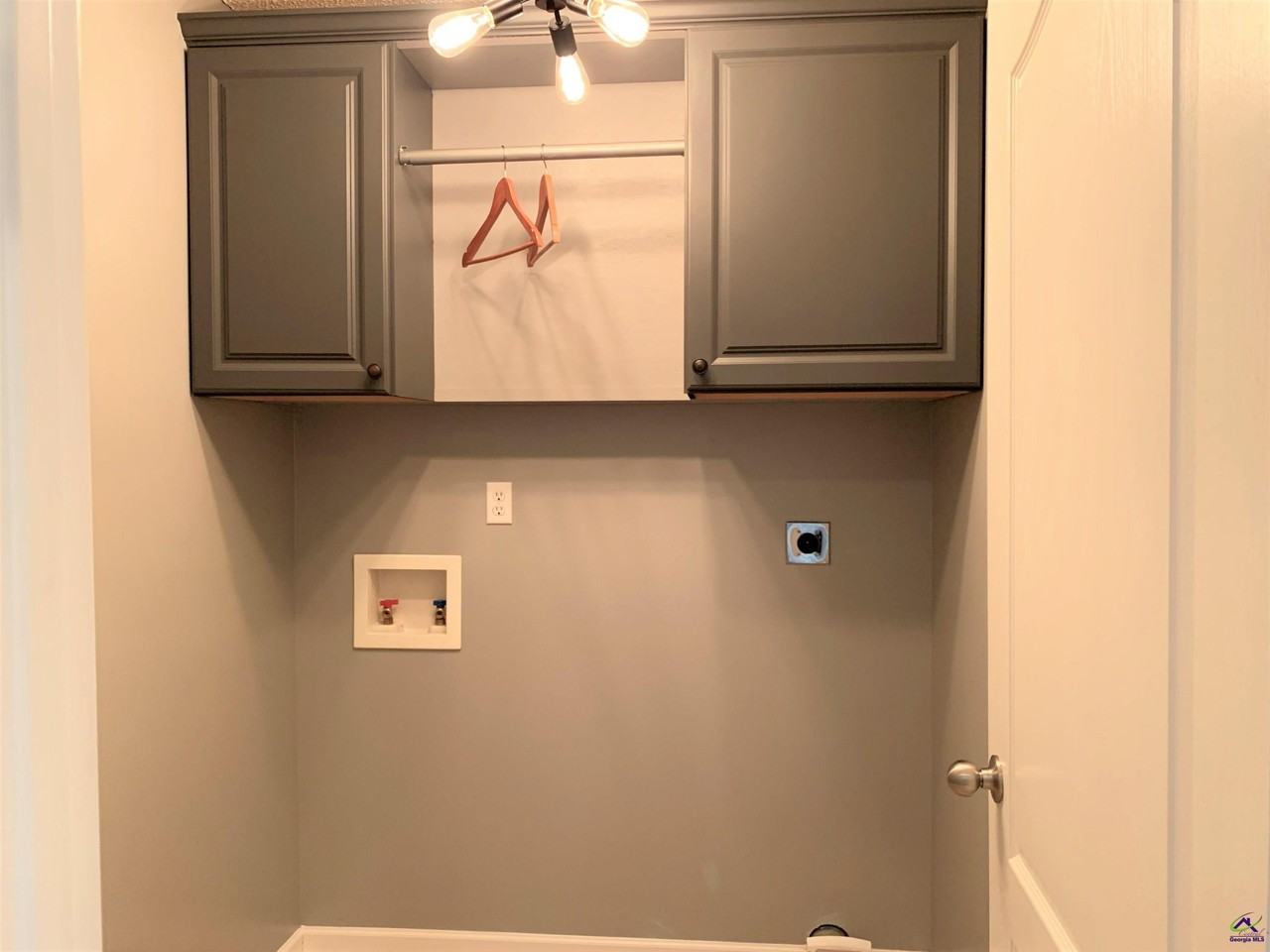 110 Amber Dr - Photo 6 of 24