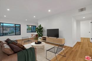 950 Havenhurst Dr #6 - Photo 1 of 1