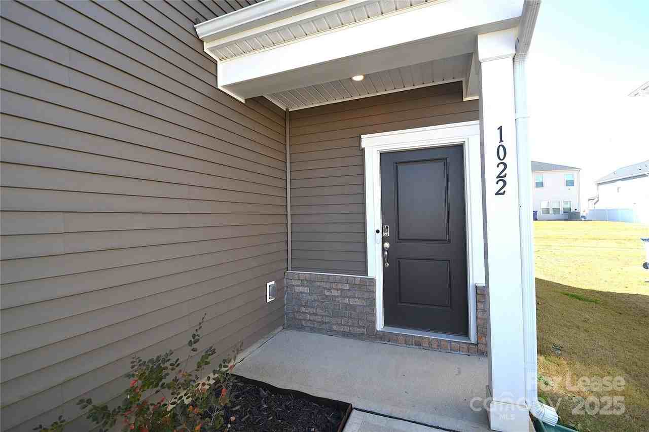 1022 Jeffery Dean Court - Photo 3 of 39