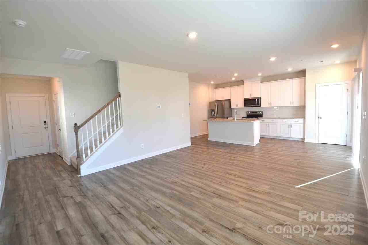 1022 Jeffery Dean Court - Photo 6 of 39