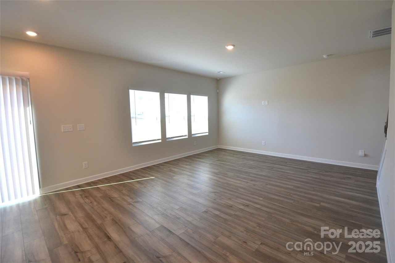 1022 Jeffery Dean Court - Photo 7 of 39