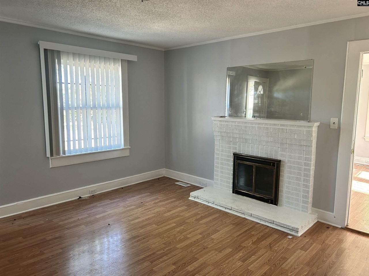 804 Columbia College Drive - Photo 6 of 43