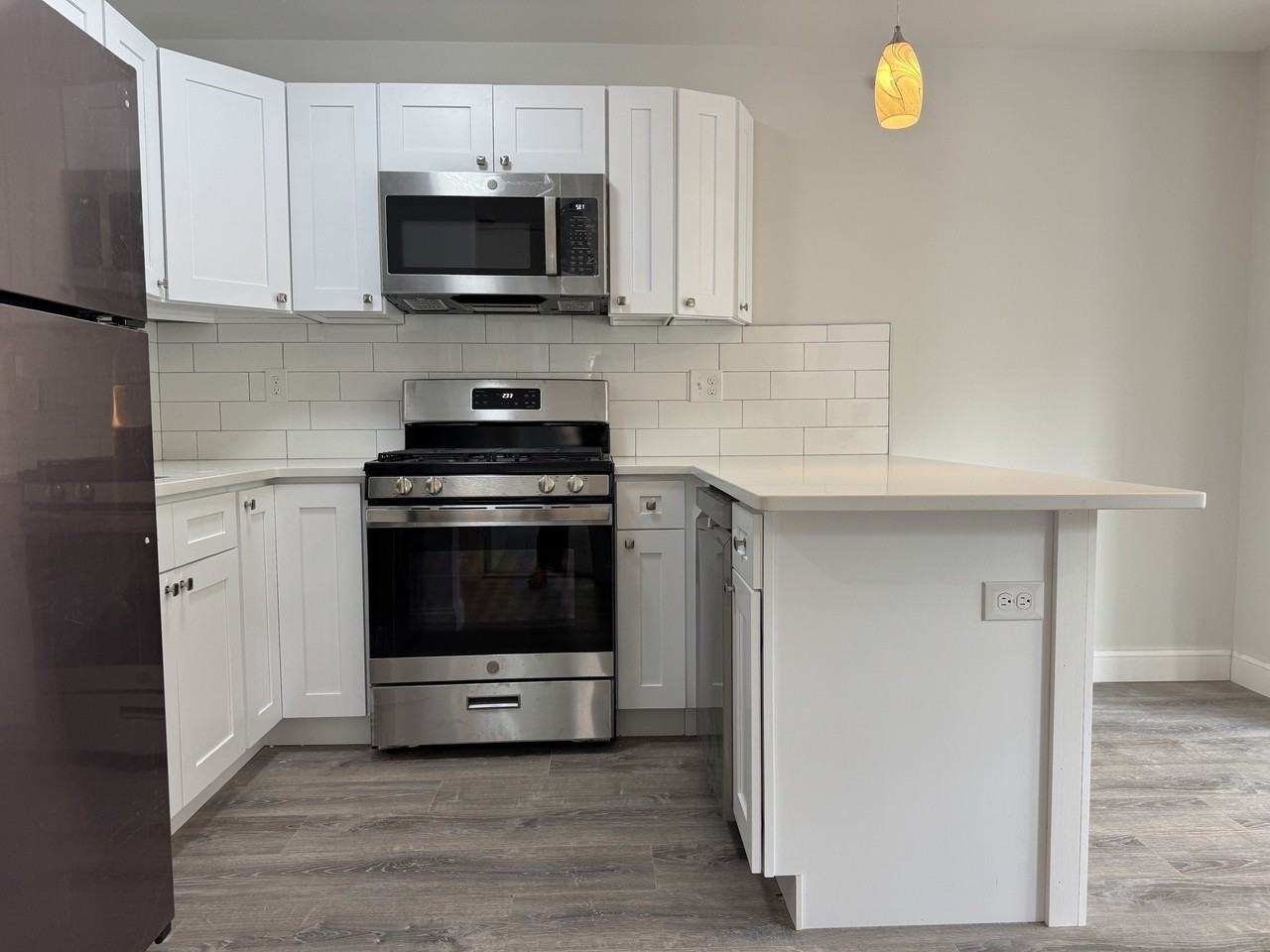 1085 Whalley Ave #5 - Photo 5 of 12