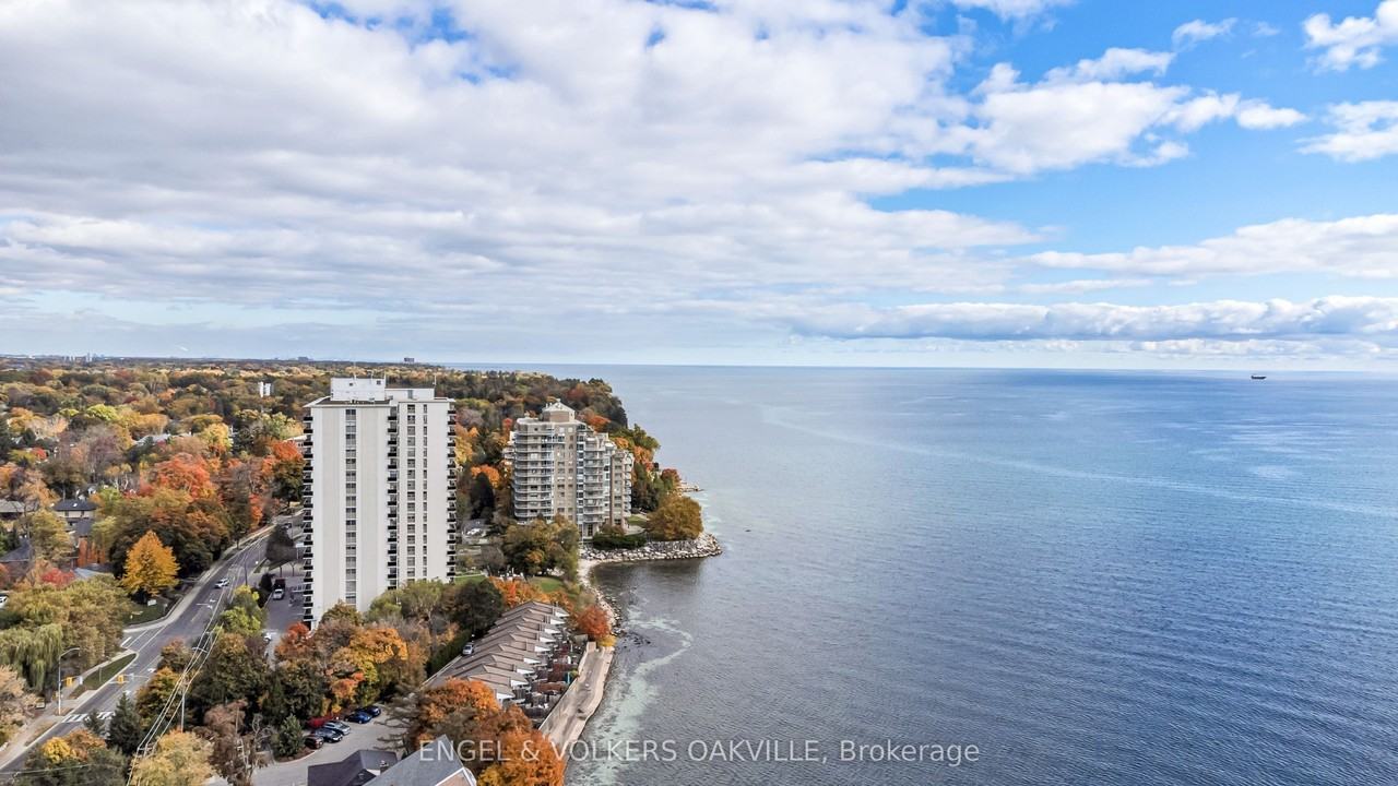 370 Martha Street - Photo 3 of 26