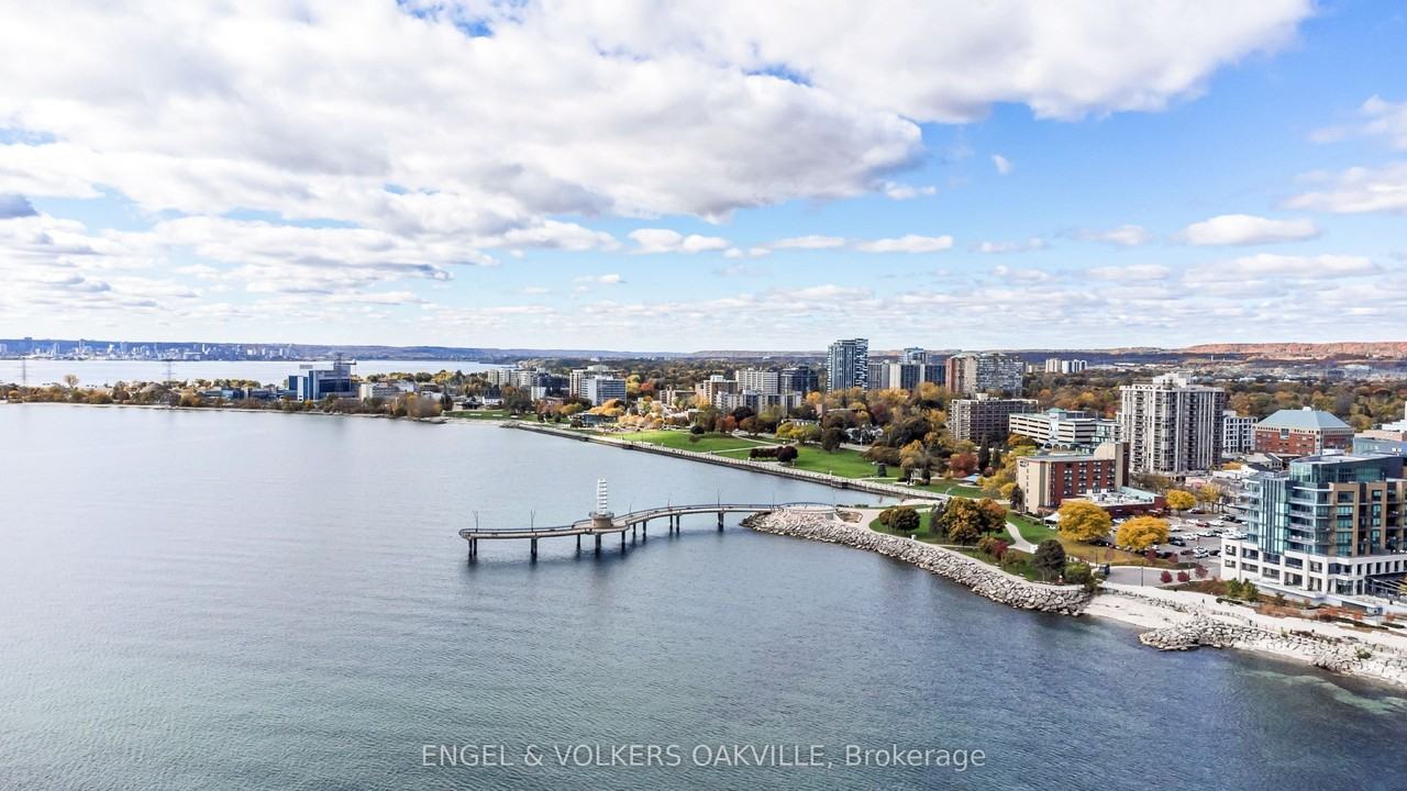 370 Martha Street - Photo 5 of 26