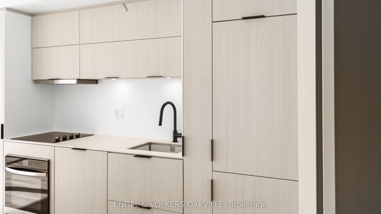 370 Martha Street - Photo 6 of 26