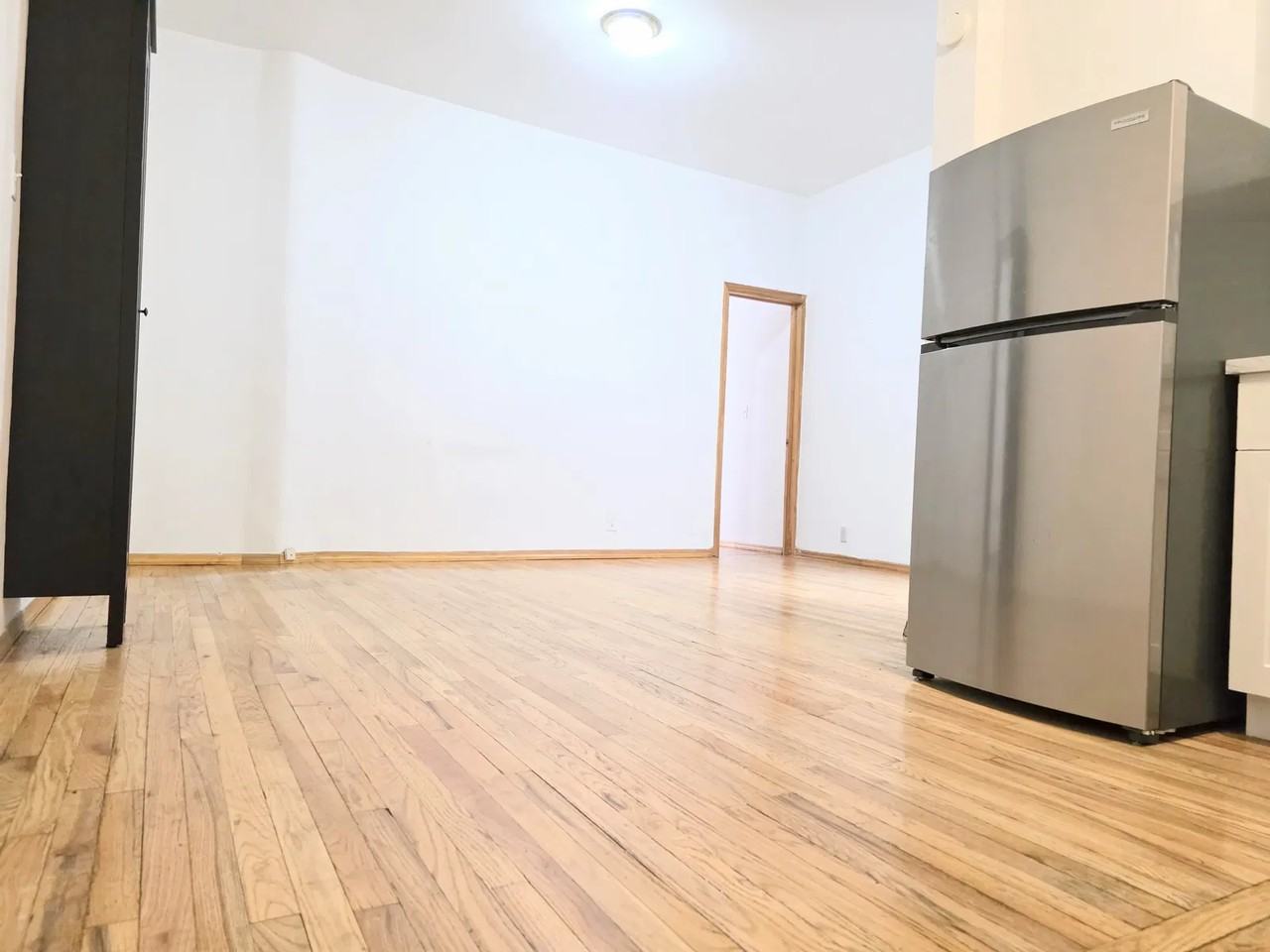 6th St #5 - Photo 4 of 8