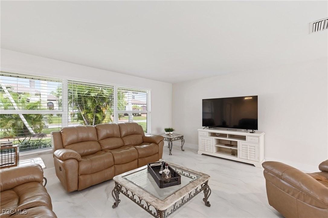 134 Southwest 57th Terrace - Photo 5 of 35