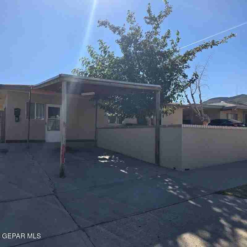 2720 Morehead Ave - Photo 2 of 10