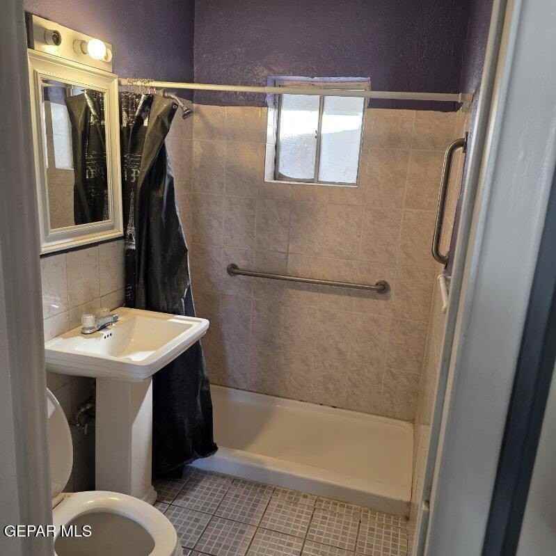 2720 Morehead Ave - Photo 7 of 10