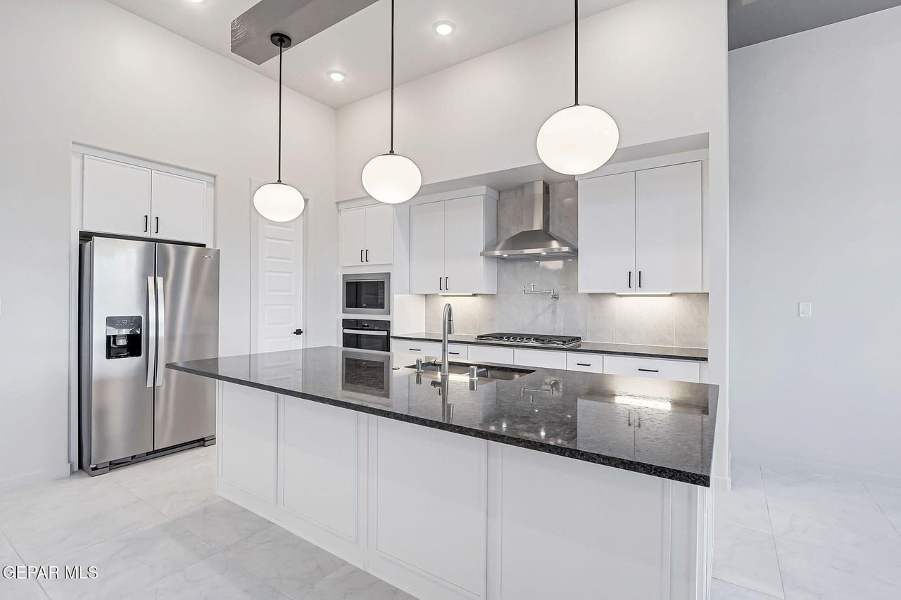 836 Eltham Dr - Photo 7 of 28