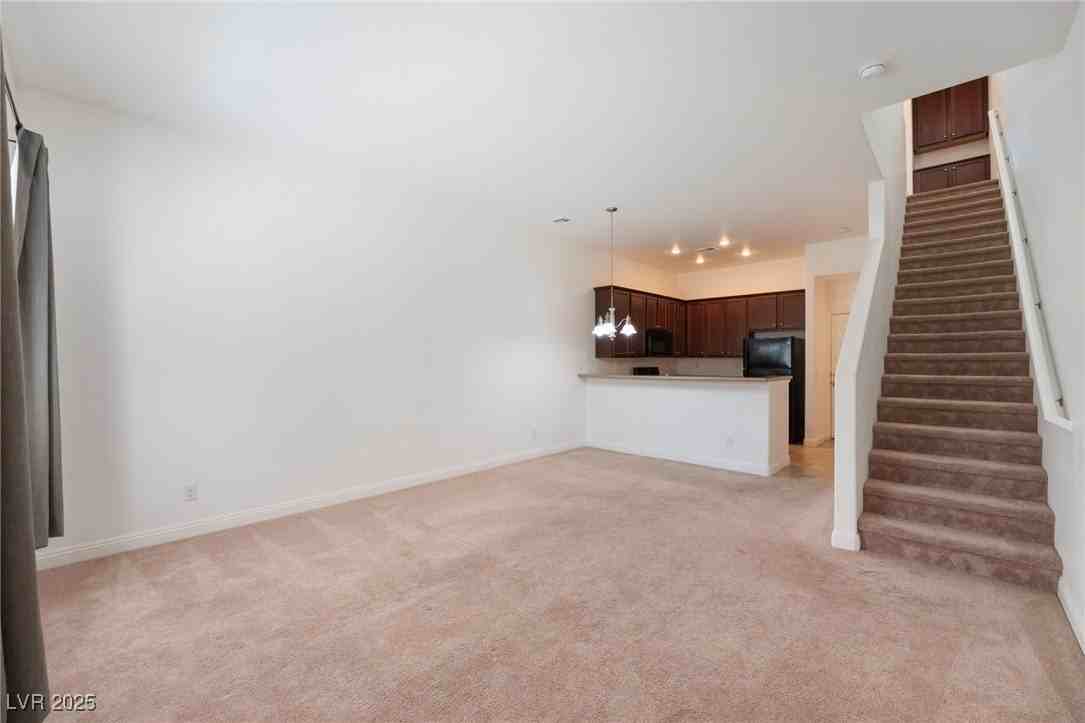 8472 Garside Dr - Photo 6 of 27