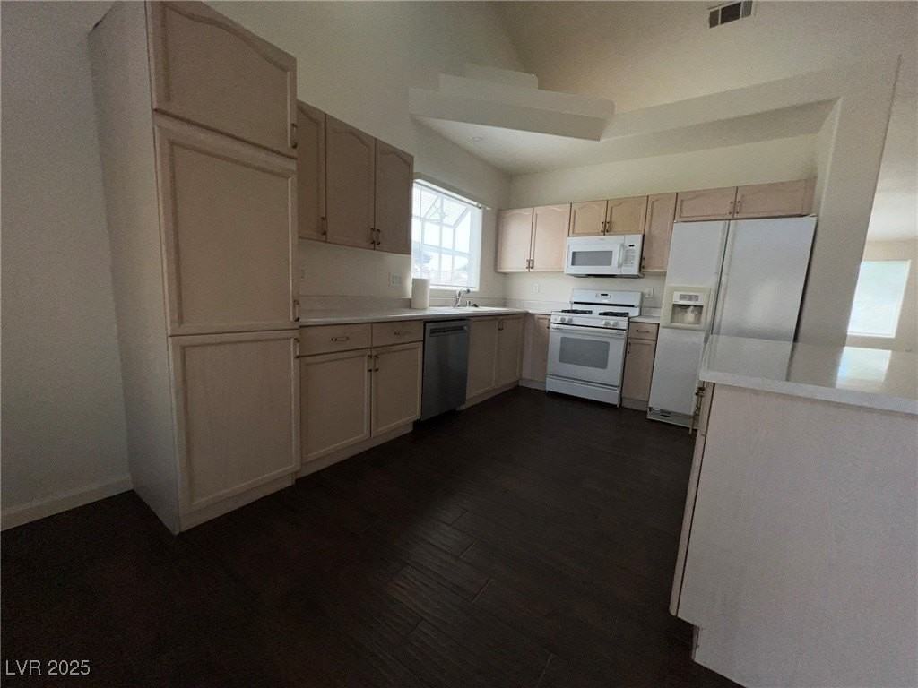 7916 Thorne Pine Ave - Photo 7 of 22