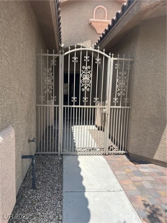 6092 Fox Creek Ave - Photo 2 of 13