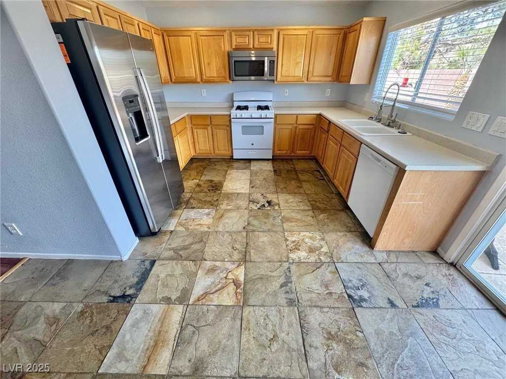 2276 Chestnut Ranch Avenue - Photo 4 of 27