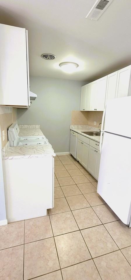 38255 Fairway Ct Apt 77b #77B - Photo 5 of 16